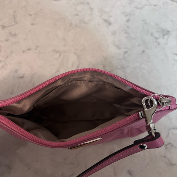 Vintage Coach Leather Wristlet - Picture 4 of 14